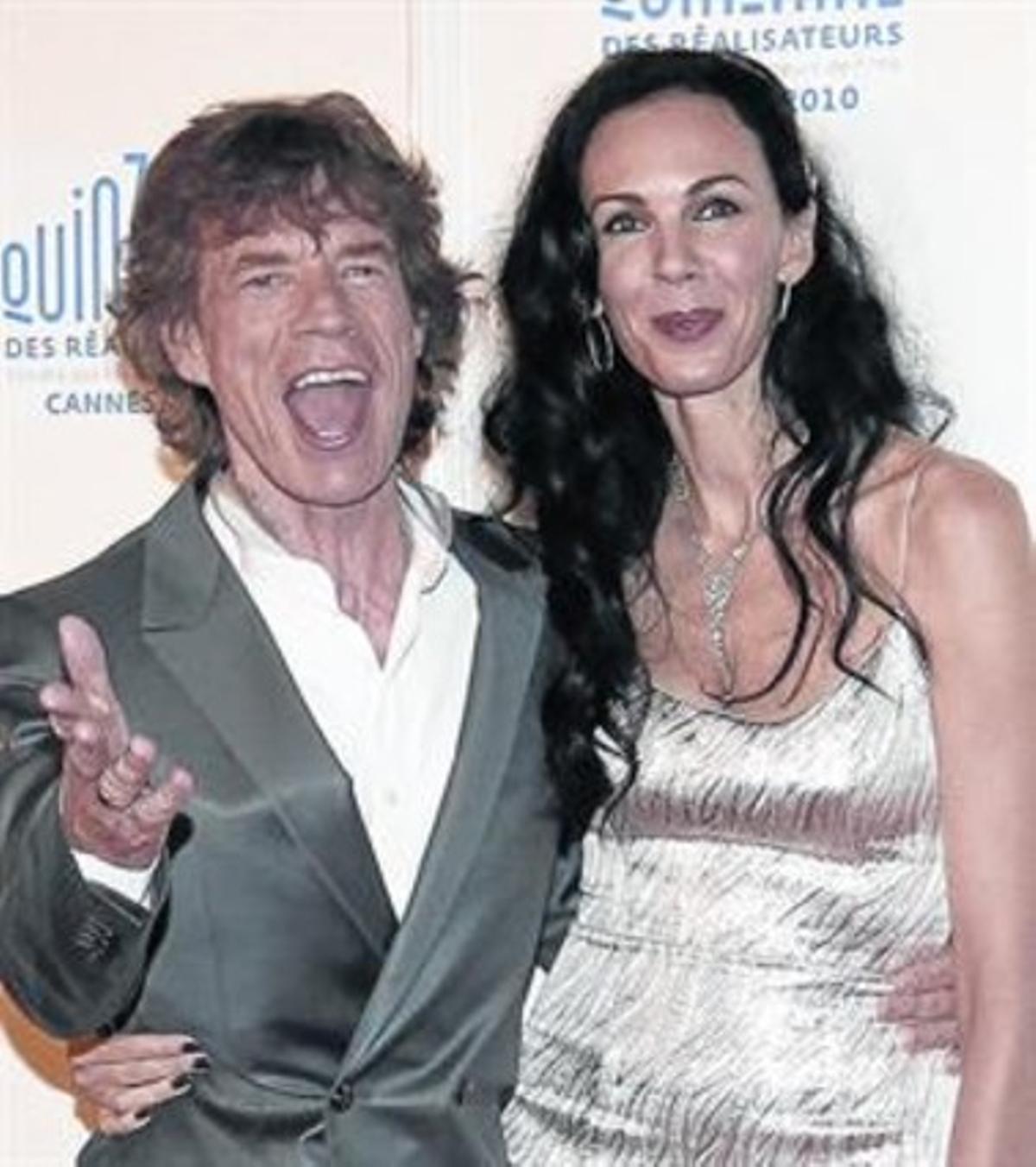 Jagger i L’Wren Scott, en una aparició en el festival de Cannes del 2010. Jagger i L’Wren Scott, en una aparició en el festival de Cannes del 2010.
