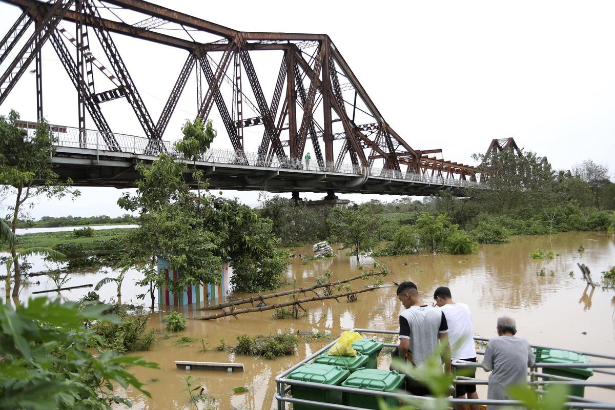 El tifón Yagi deja casi 100 muertos en Vietnam