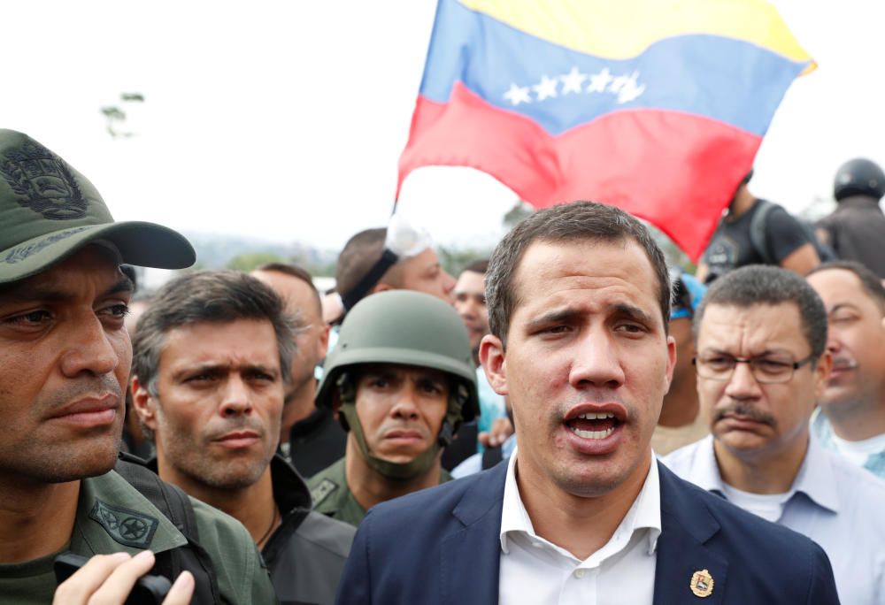 Tensió a Veneçuela per l'aixecament civil promogut per Guaidó