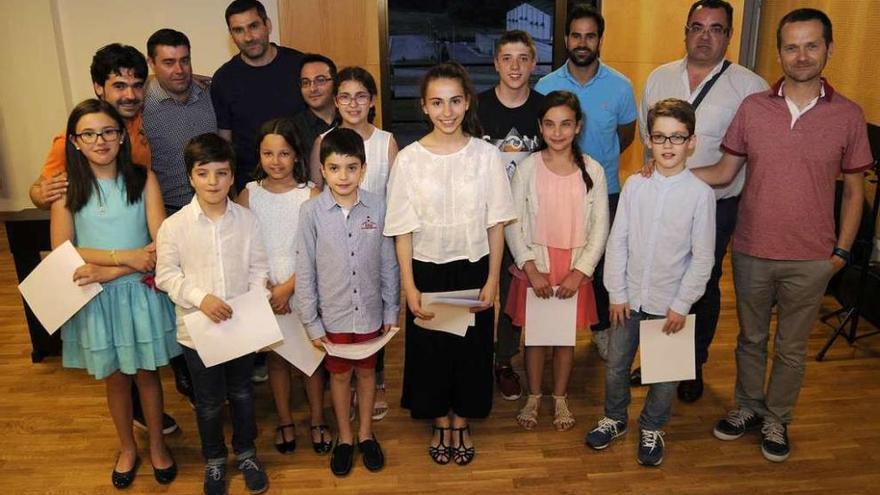 Participantes y jurado del concurso de solistas de la Escola de Música de Silleda. // Bernabé/Javier Lalín