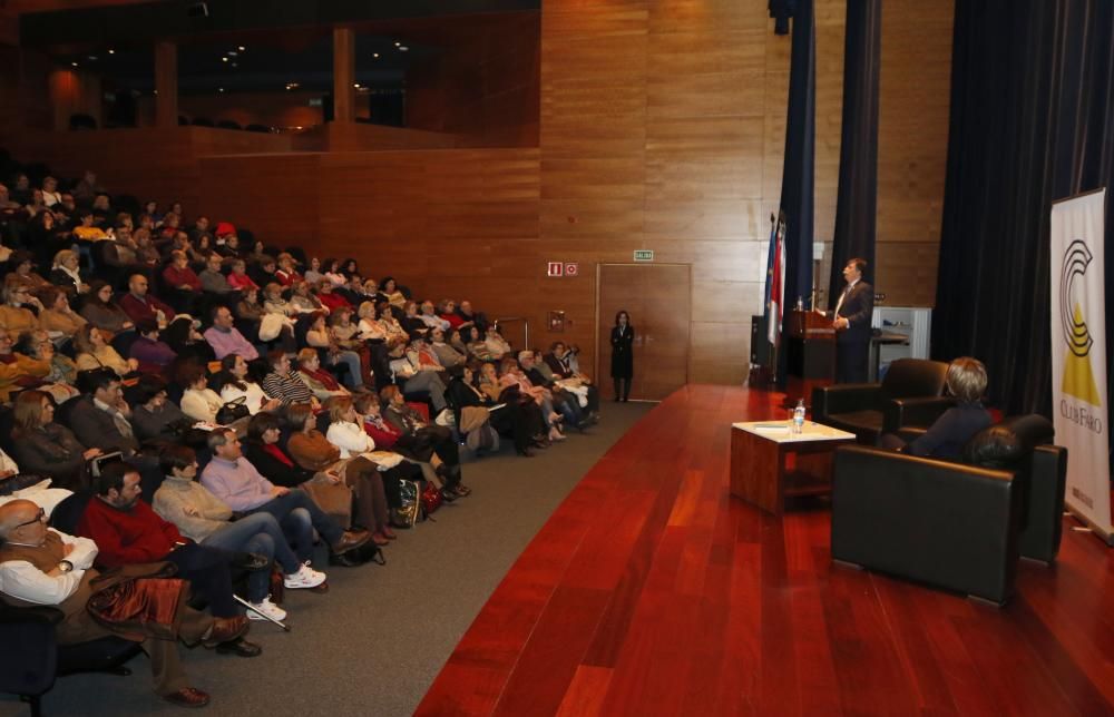 La conferencia de Urra reunió a gran número de asistentes // Alba Villar