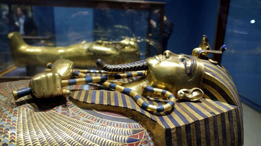 El sarcòfag de Tutankamon al Museu Egipci del Caire, en una imatge d’arxiu presa durant la celebració del 115è aniversari del museu. | KHALED ELFIQUI/EFE