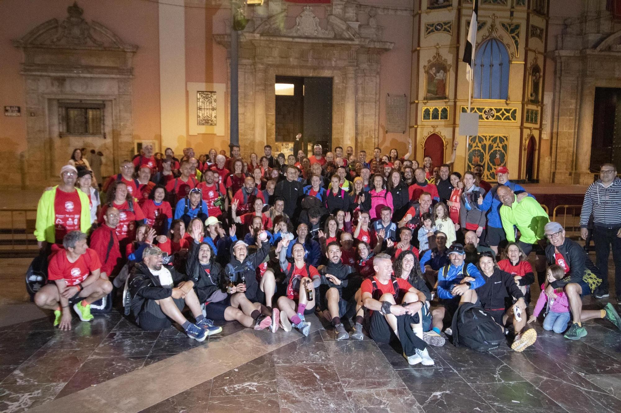 Más de 140 personas peregrinan de Canals a València