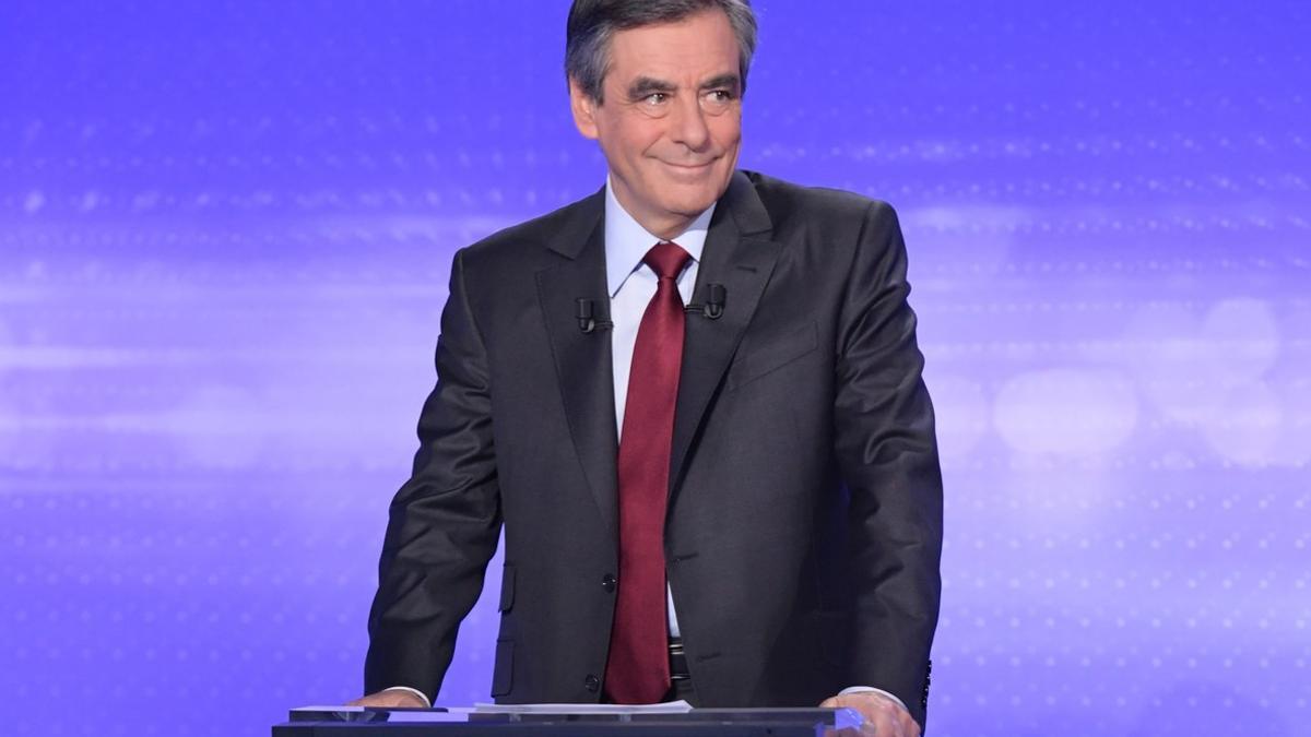 Franços Fillon, durante el debate de candidatos a las primarias de la derecha francesa, en France 2.