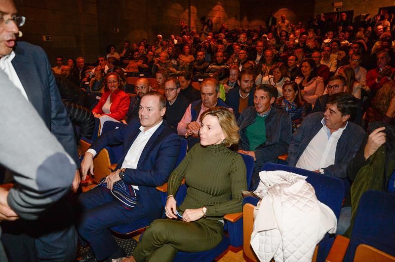 18-01-19. Las Palmas de Gran Canaria. La secretaria federal de Política Municipal del PSOE, Susana Sumelzo, participa en una conferencia política organizada por su partido en Gran Canaria, junto con la alcaldesa de Hospitalet de Llobregat (Barcelona), Nuria Marín, y el exalcalde de San Sebastián Odón Elorza .  FOTO: JOSÉ CARLOS GUERRA.  | 18/01/2019 | Fotógrafo: José Carlos Guerra