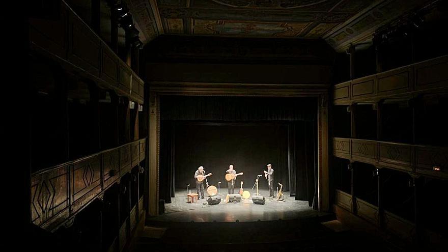 “La Bazanca” lleva la Navidad al Teatro Latorre