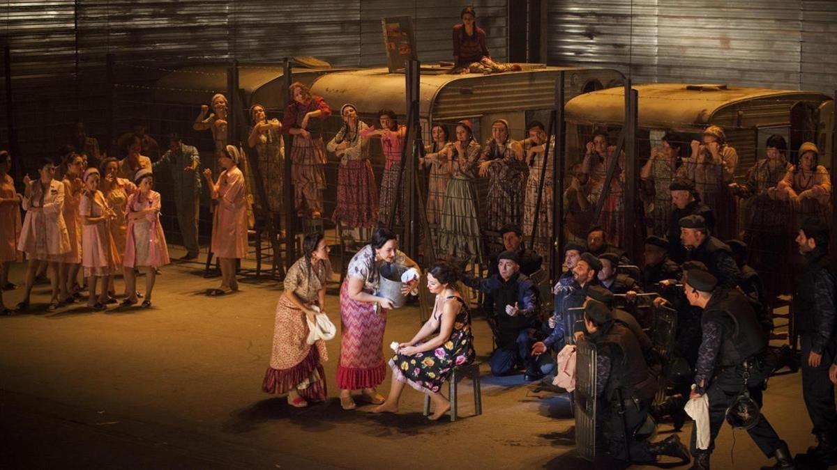 Escena de 'Carmen' en el Maggio Musicale de Florencia.