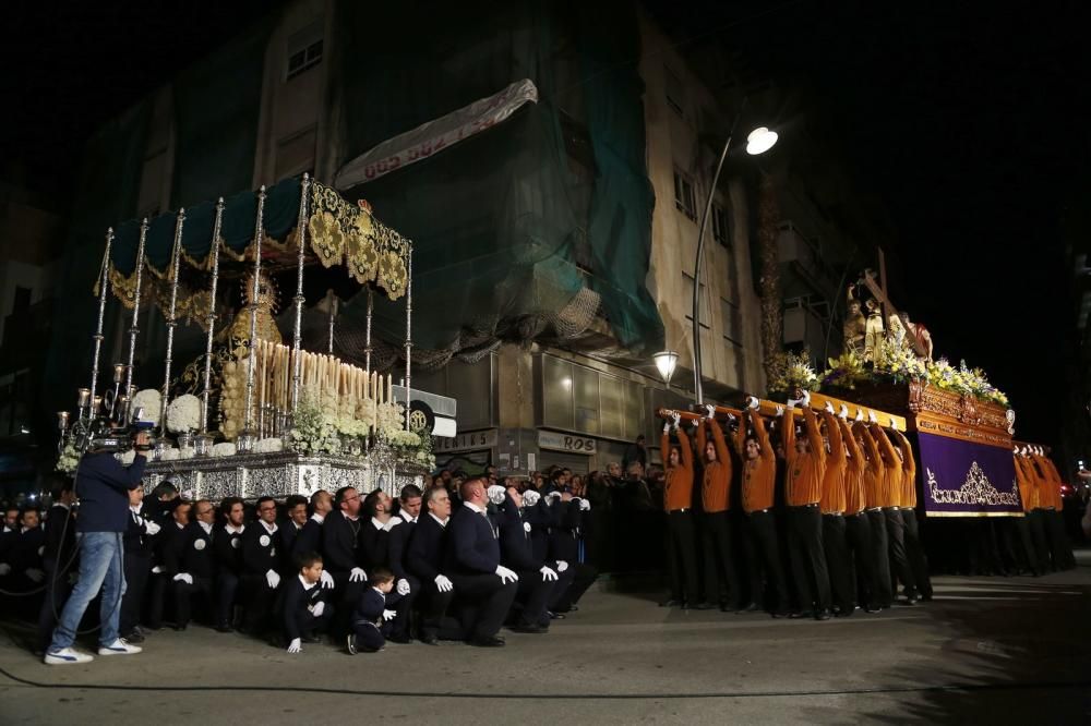 La Esperanza y el Cristo de la Caída protagonizaron el Encuentro en la Vía Doloresa de la Semana Santa de Torrevieja