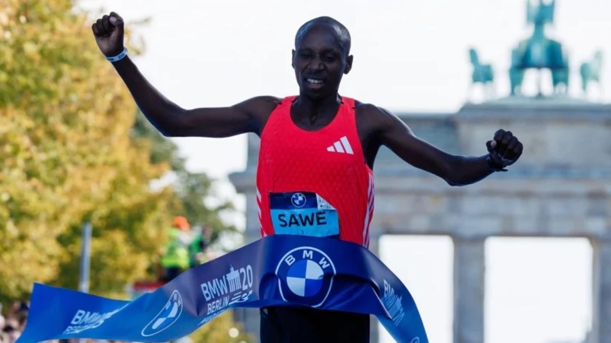 Sabastian Sawe, ganador en 2025, no estará por lesión
