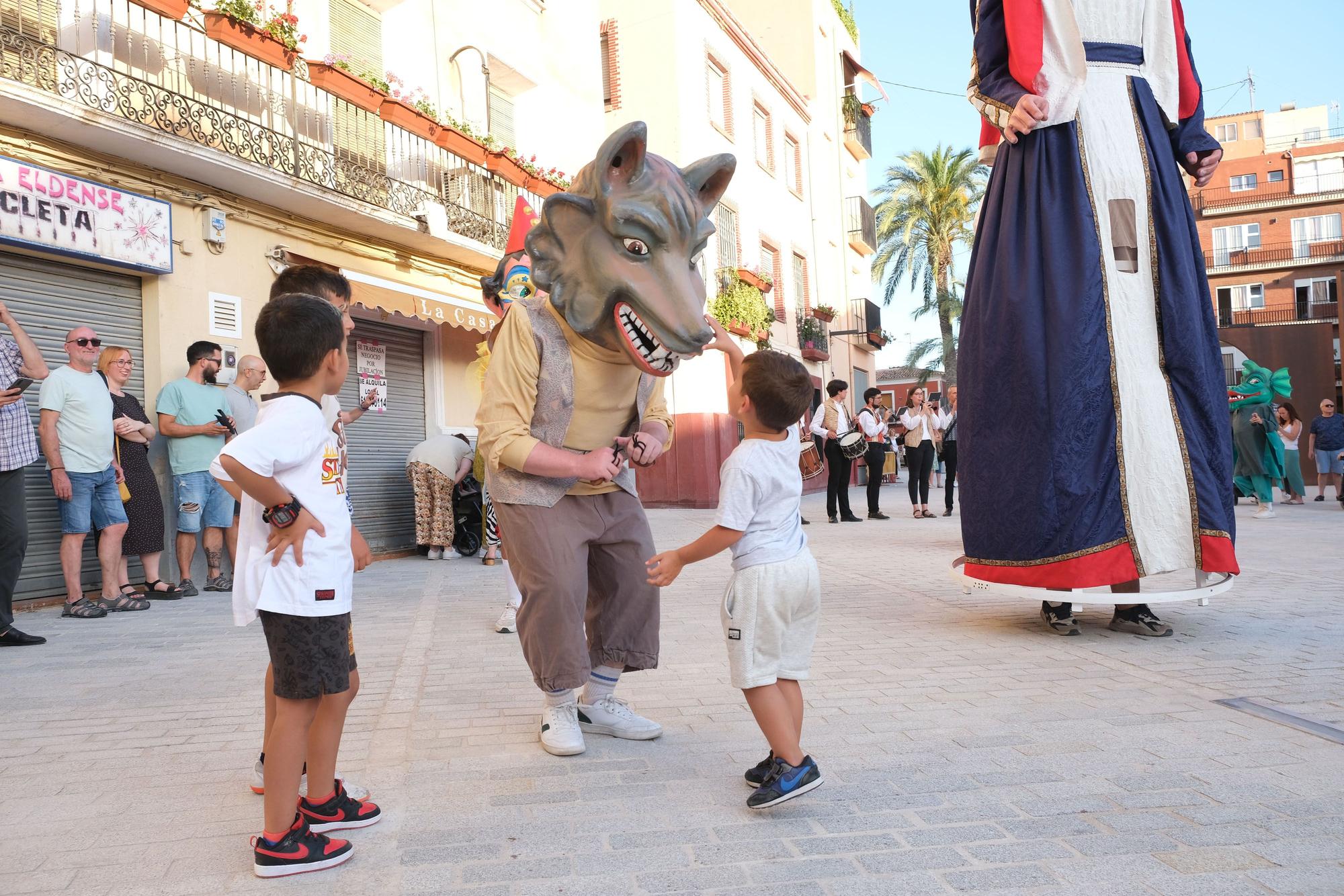 Así ha sido el acto de inaguración de la nueva Plaza de Arriba de Elda