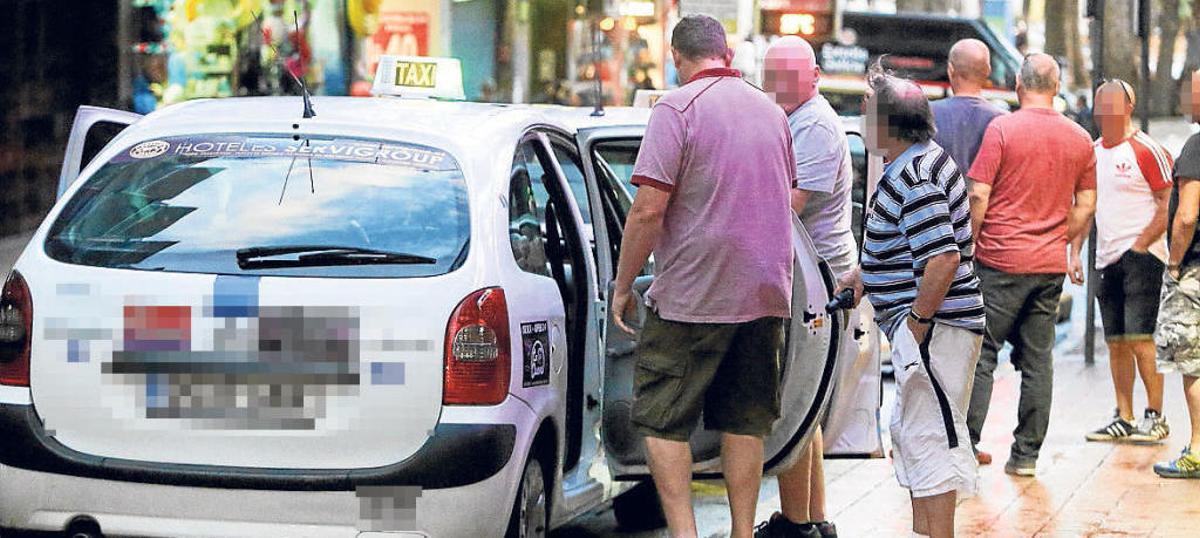Detienen a un  taxista por agredir a  un cliente británico  que no quería pagar