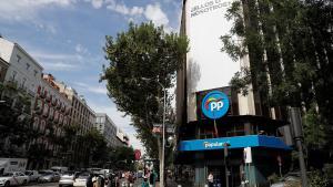 Imagen de archivo de la fachada de la sede del PP en la calle Génova de Madrid