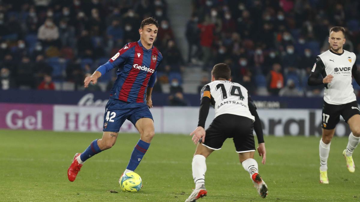 Las Imágenes del Derbi entre Levante UD y Valencia CF en el Ciutat