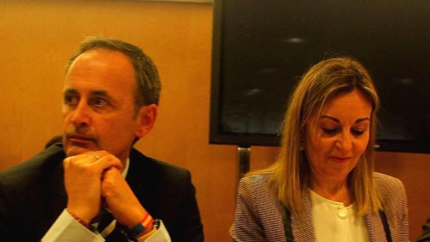 Javier Celdrán y Begoña Iniesta, en la reunión.