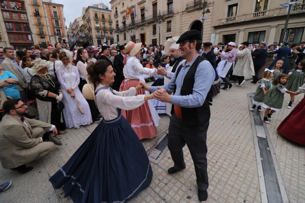 Primeros actos de la III Feria Modernista de Alcoy