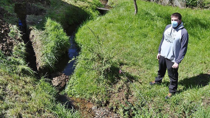 La cooperativa de Lieres repara provisionalmente su red de agua