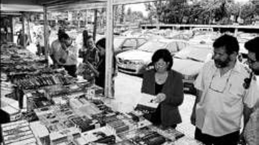 Inaugurada la primera feria del libro antiguo