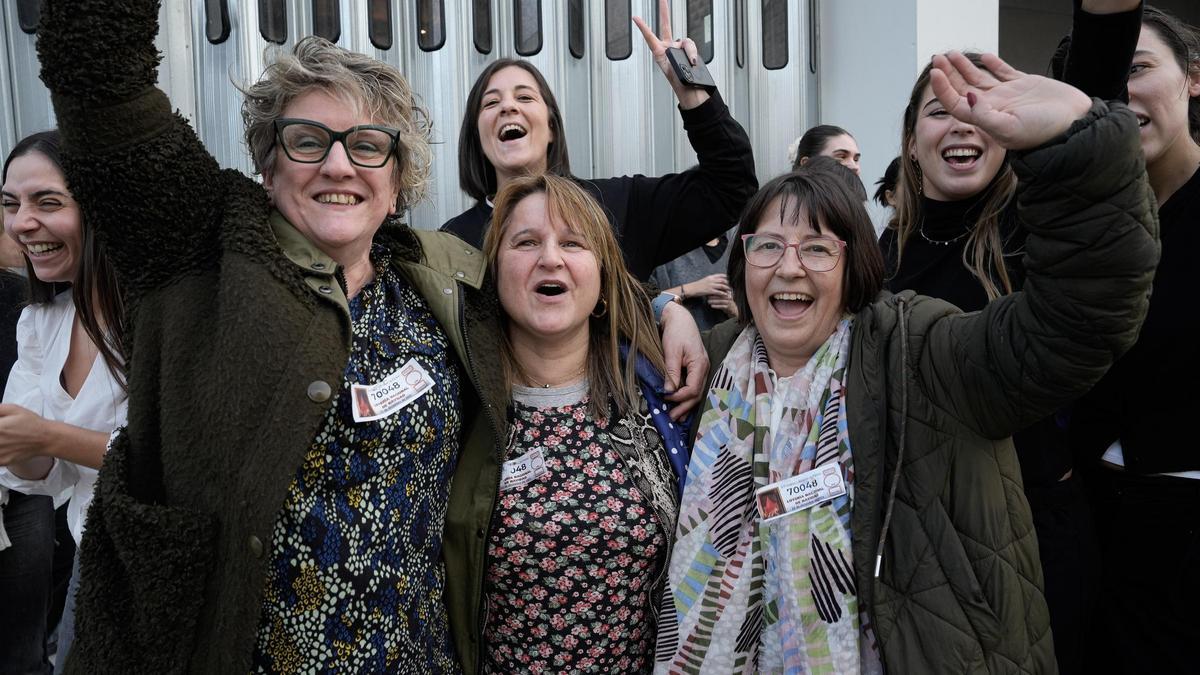 Afortunados agraciados con alguno de los premios de la Lotería de Navidad 2025.