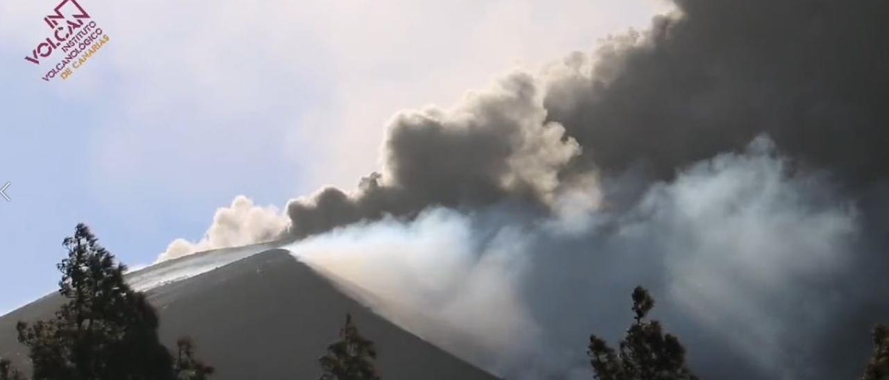La erupción del volcán de La Palma vista desde Tacande (07/11/2021)