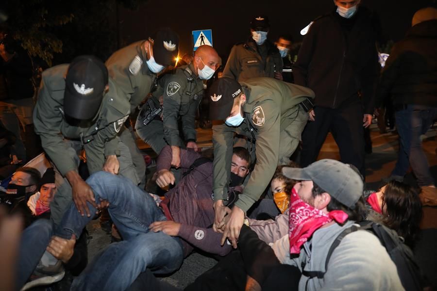 Los manifestantes han vuelto a acampar ante la residencia de Netanyahu en Jerusalén.