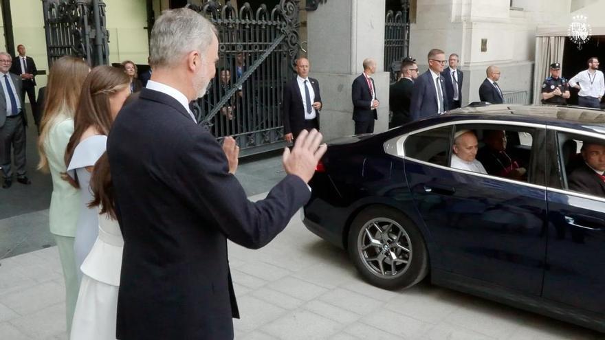 Así ha sido la despedida de los Reyes al papa: "Madrid ha re