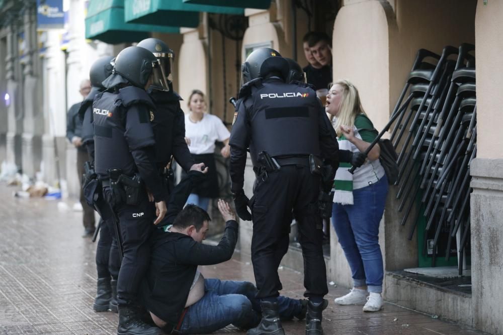 Alcohol, policía, basura... aficionados del Celtic