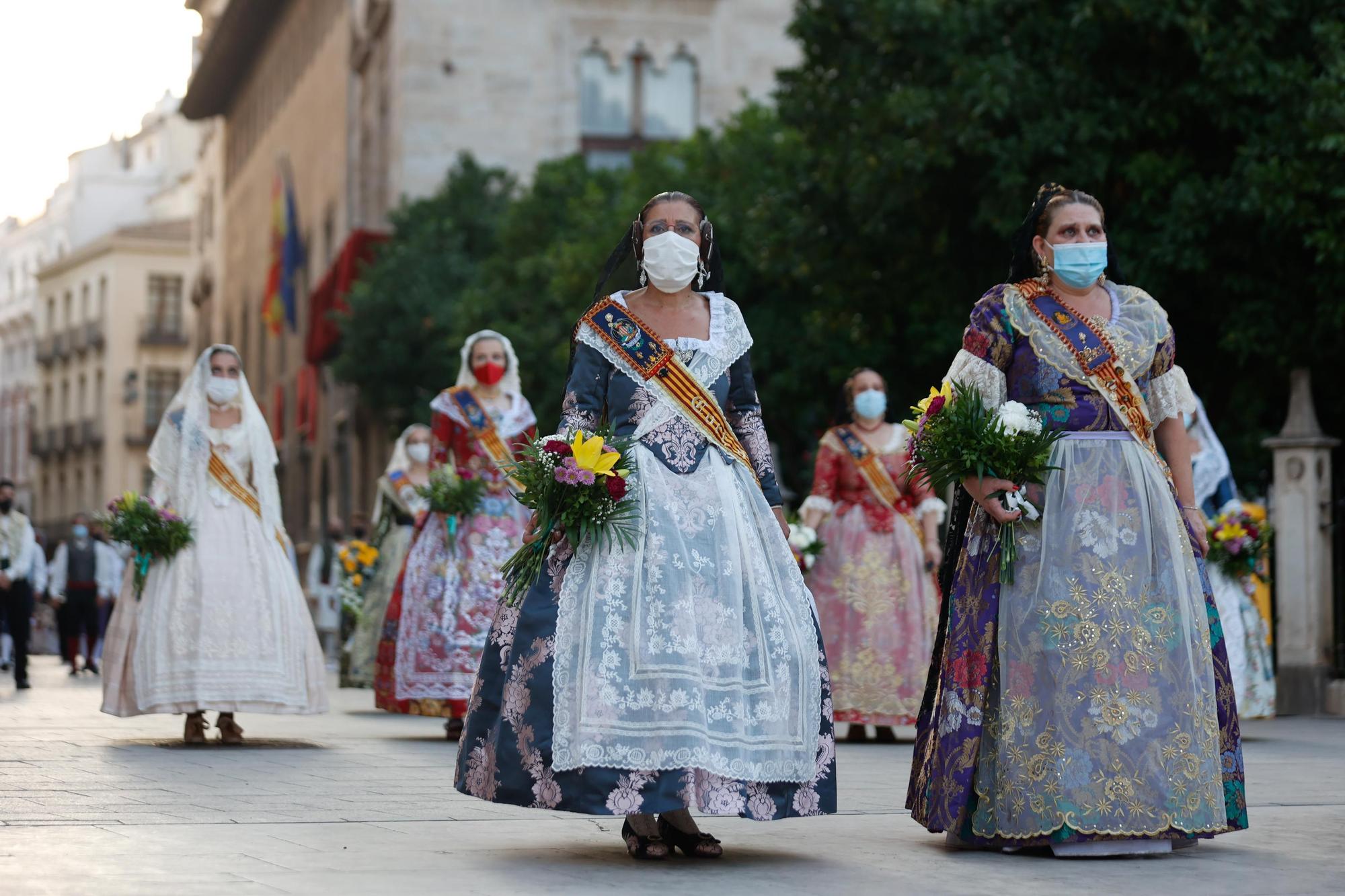 Búscate en el segundo día de Ofrenda por la calle Caballeros (entre las 19.00 y las 20.00 horas)