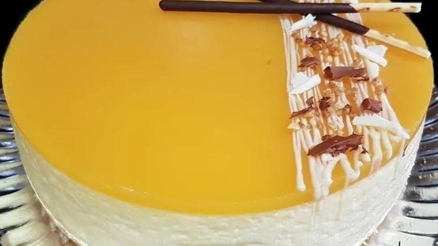 La tarta mousse de mango y coco más fácil y refrescante