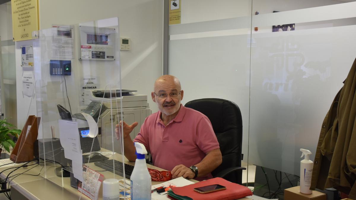 Cardona, en su puesto de Cáritas cuando salía de prisión para ejercer de voluntario en la ONG cristiana.