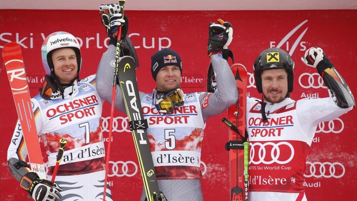 Pinturault junto a Luitz y Hirscher en el podio del gigante de Val d'Isere