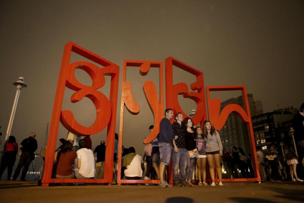 La noche de los fuegos en la Semana Grande de Gijón