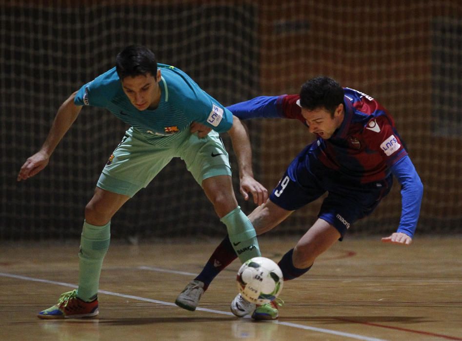 Las mejores imágenes de la victoria del Levante Fútbol Sala en Copa frente al Barça