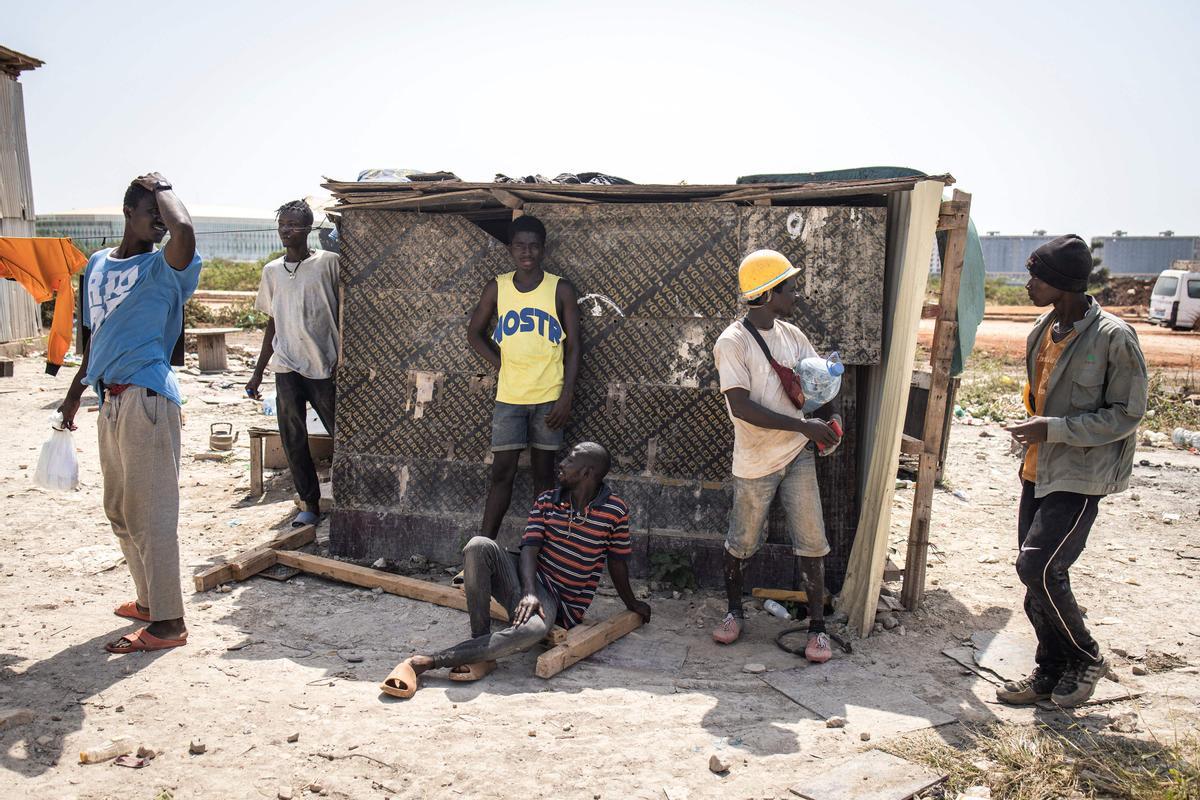 Estos son los trabajadores que construyen la nueva ciudad de Diamniadio (Senegal)