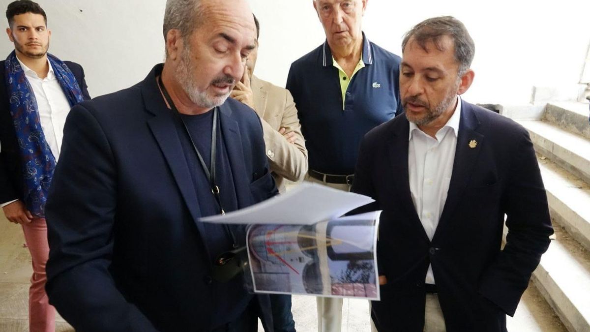 Bermúdez, con Ventura Yagüe, presidente de la Asociación de Antiguos Artilleros.