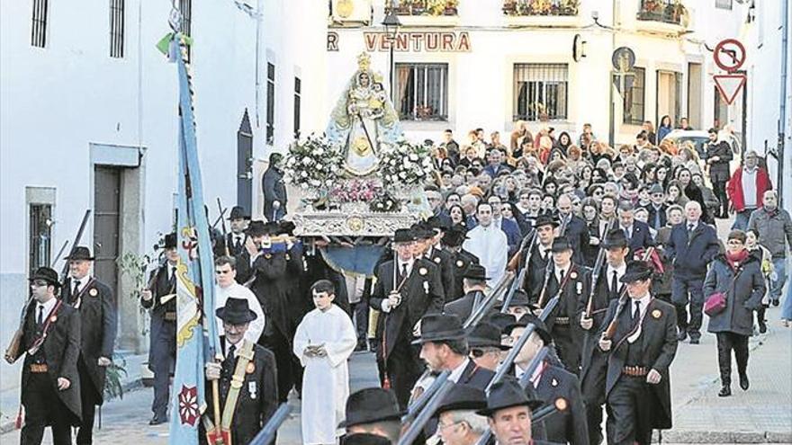 La Virgen de Luna hace su entrada en en Pozoblanco en medio del fervor