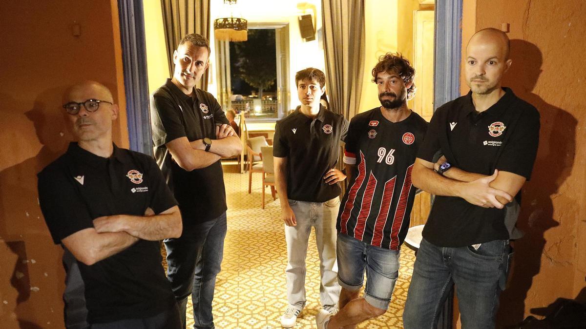 Èric Surís, a la dreta, en la presentació de la plantilla.