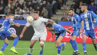 El Córdoba CF se enfrenta al Deportivo de la Coruña en El Arcángel