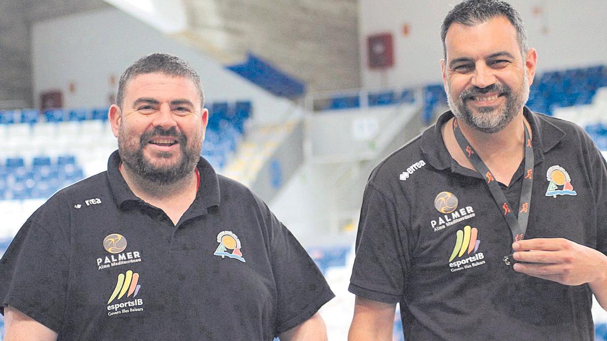 Pau Tomàs y Álex Pérez sonríen durante un entrenamiento de esta semana.