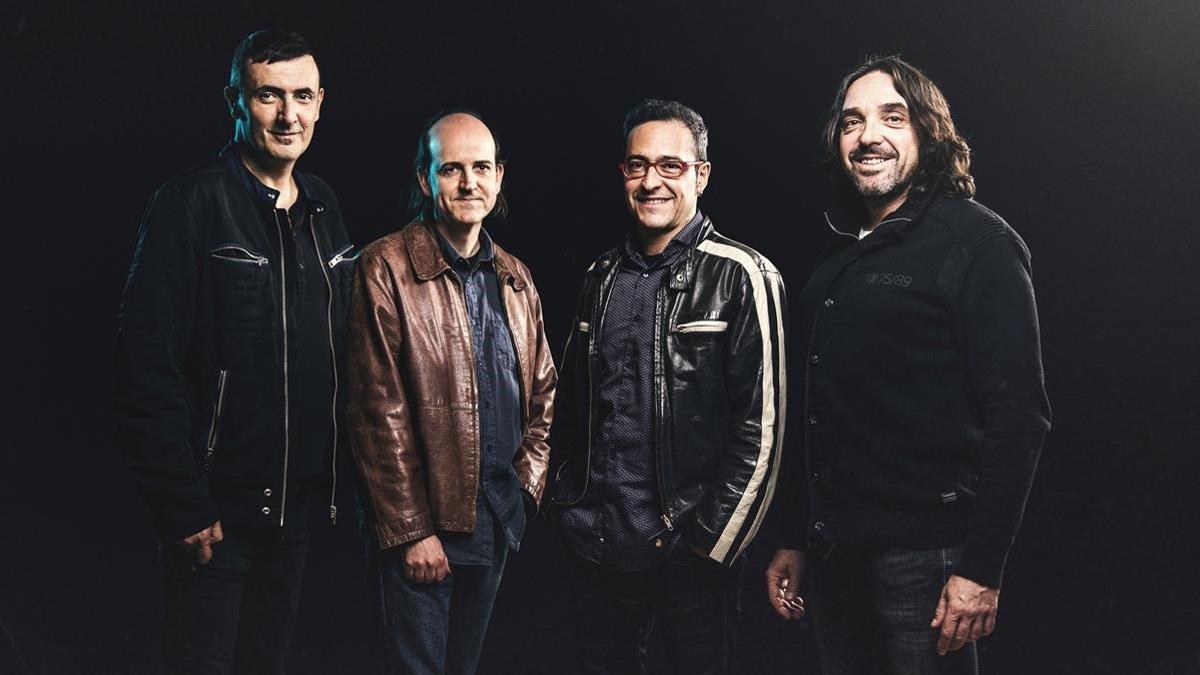 Los miembros de la formación Lax'n Busto.