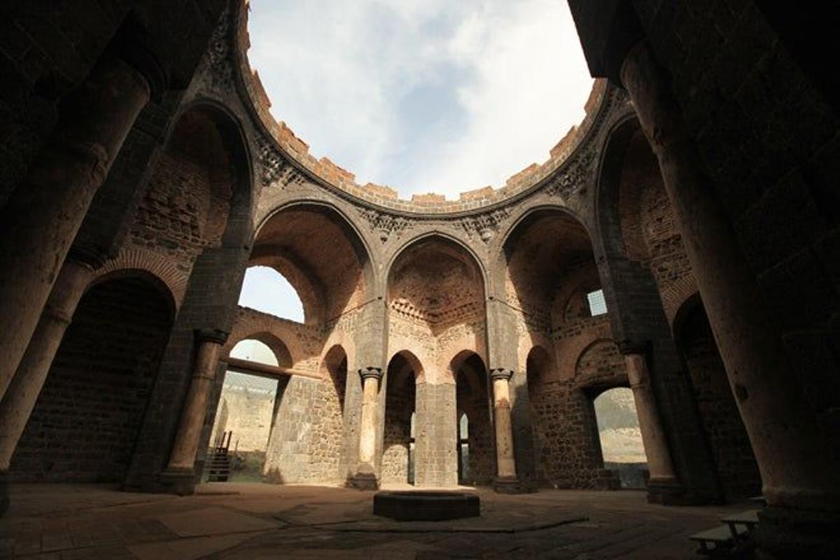 Paisaje cultural de la fortaleza de Diyarbak?r y jardines del Hevsel (Turquía).