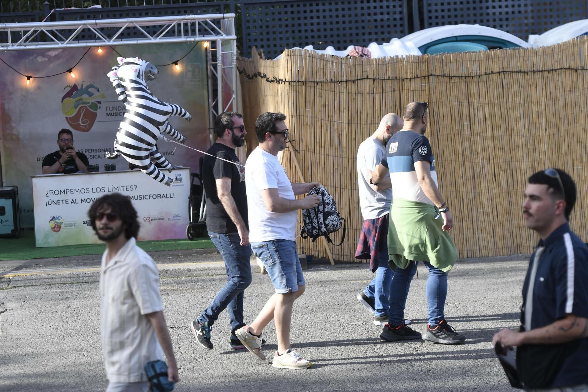 Actuación de Niña Polaca y ambiente en el Warm Up (III)