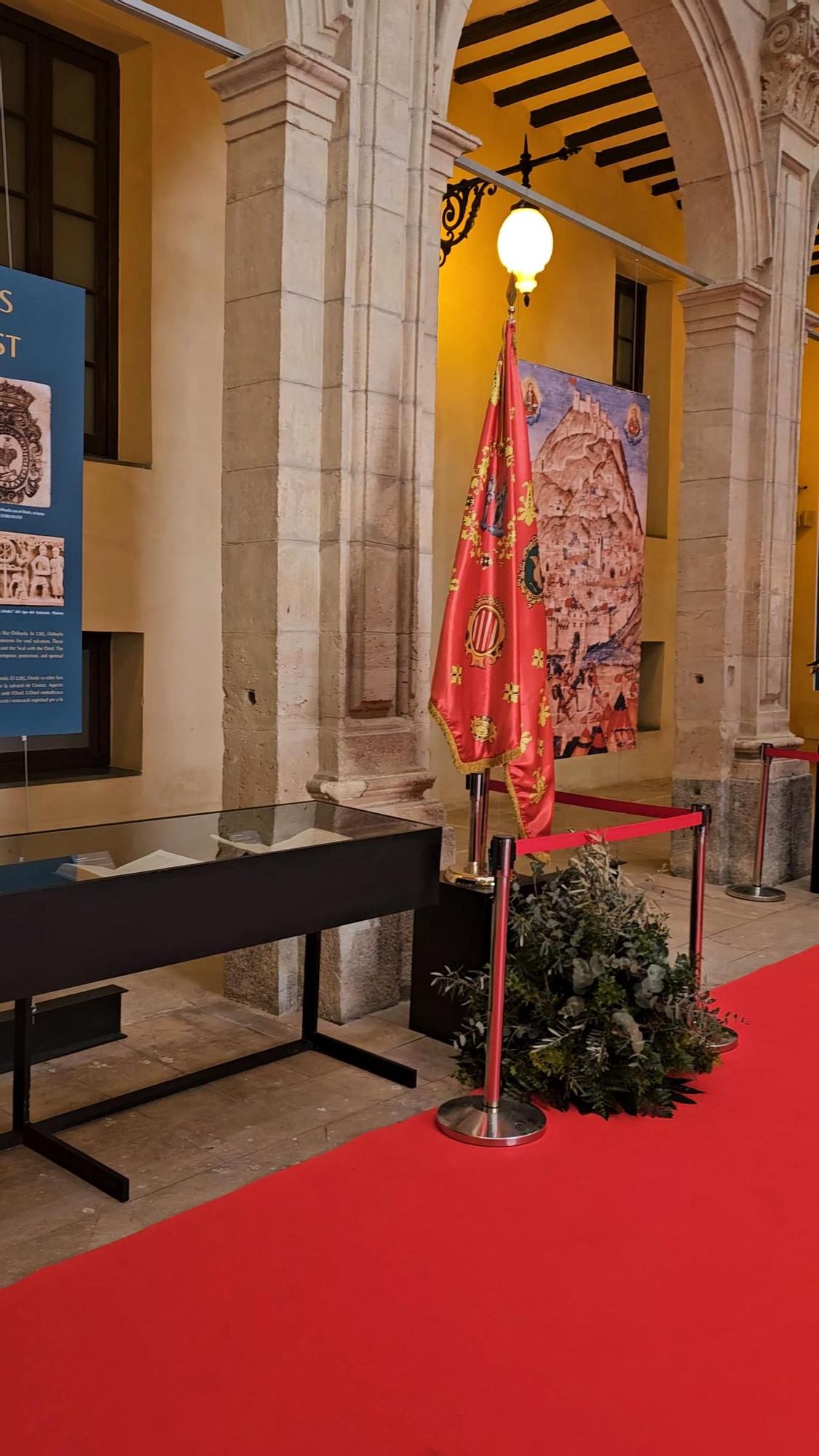 Una exposición ahonda en el simbolismo del Oriol como emblema de Orihuela