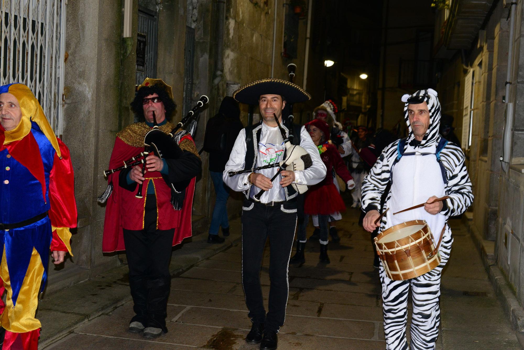 El Enterro do Momo recorre el centro de Cangas