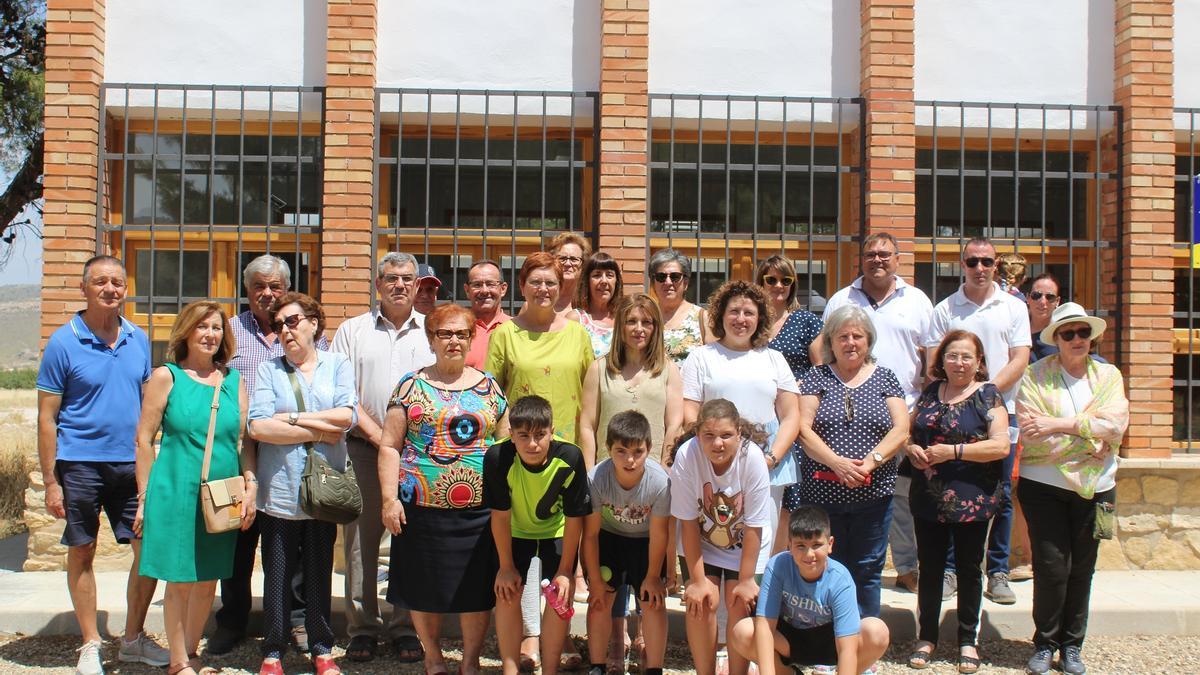 Rehabilitación del antiguo colegio de La Raja como sede social.