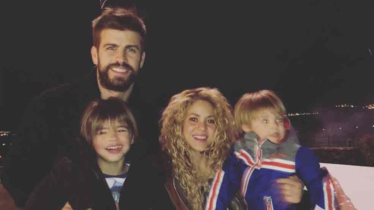 Piqué celebró con Shakira y sus hijos la llegada del 2018