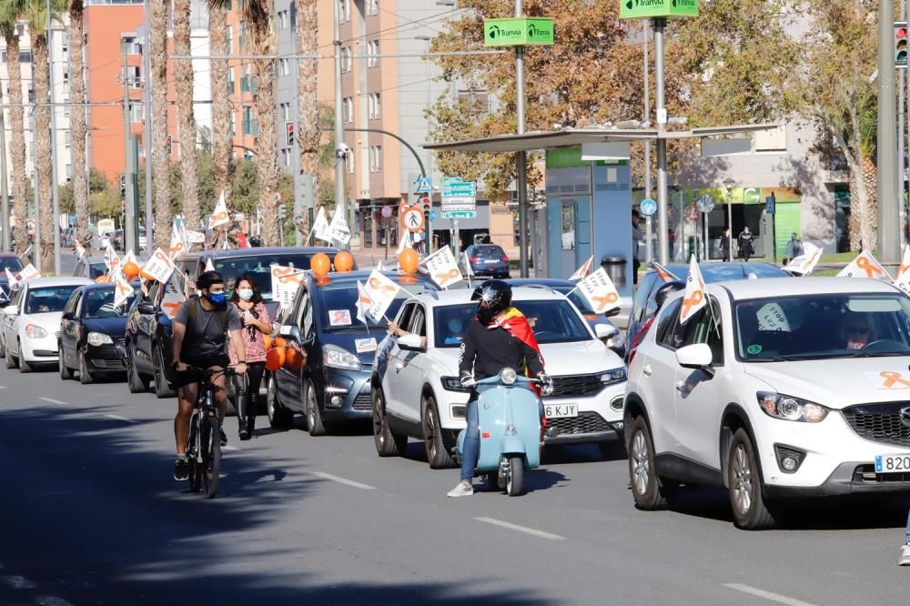 Miles de murcianos protestan en las calles contra la ley Celaá