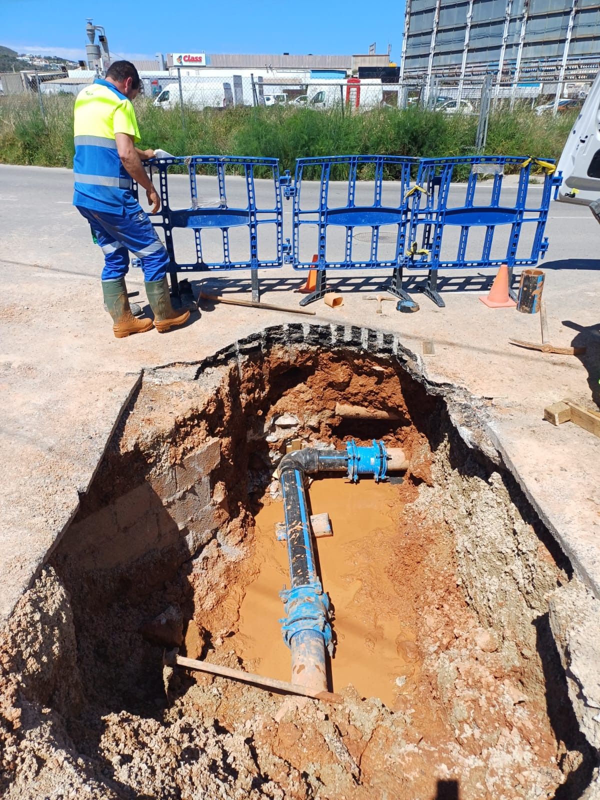 Imagen de la primera avería detectada del suministro de agua en Sant Jordi.