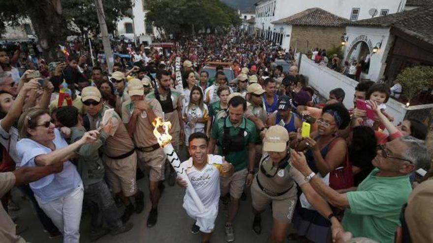 El recorrido de la antorcha olímpica está salpicado de protestas