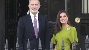 Felipe VI y Letizia asisten a la recepción en el Palacio de Buckingham horas antes de la coronación de Carlos III