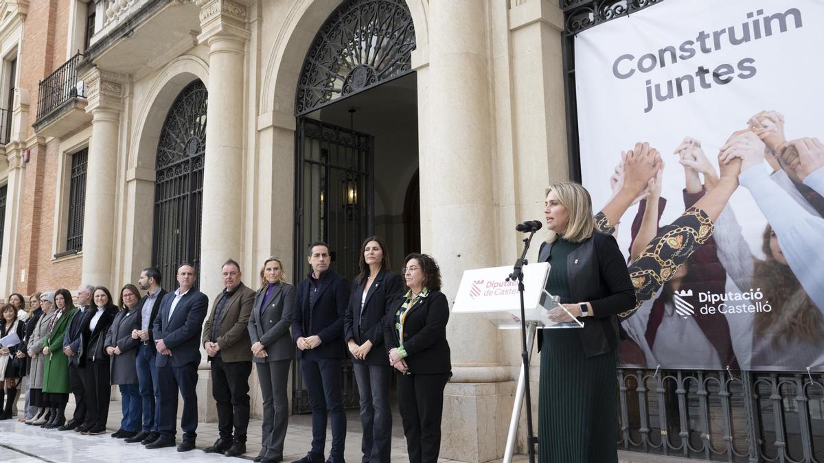 La presidenta de la Diputación de Castellón, Marta Barrachina, durante la lectura del manifiesto con motivo del Día Internacional de la Mujer.